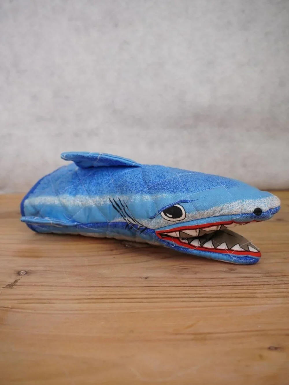 Rare Vintage 1989 Zak Designs Inc Oven Mitt Kitchen Glove Shark Blue Quilted
